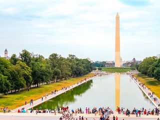 Washington-DC-Monuments-and-Memorials--Lincoln-Memorial-Reflecting-Pool- photo credit Keryn Means publisher of DCTravelMag.com and Washington DC travel expert