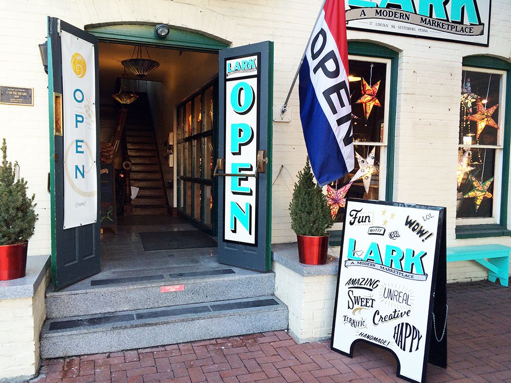 Things to Do in Gettysburg PA: Lark Gift shop entrance in Gettysburg