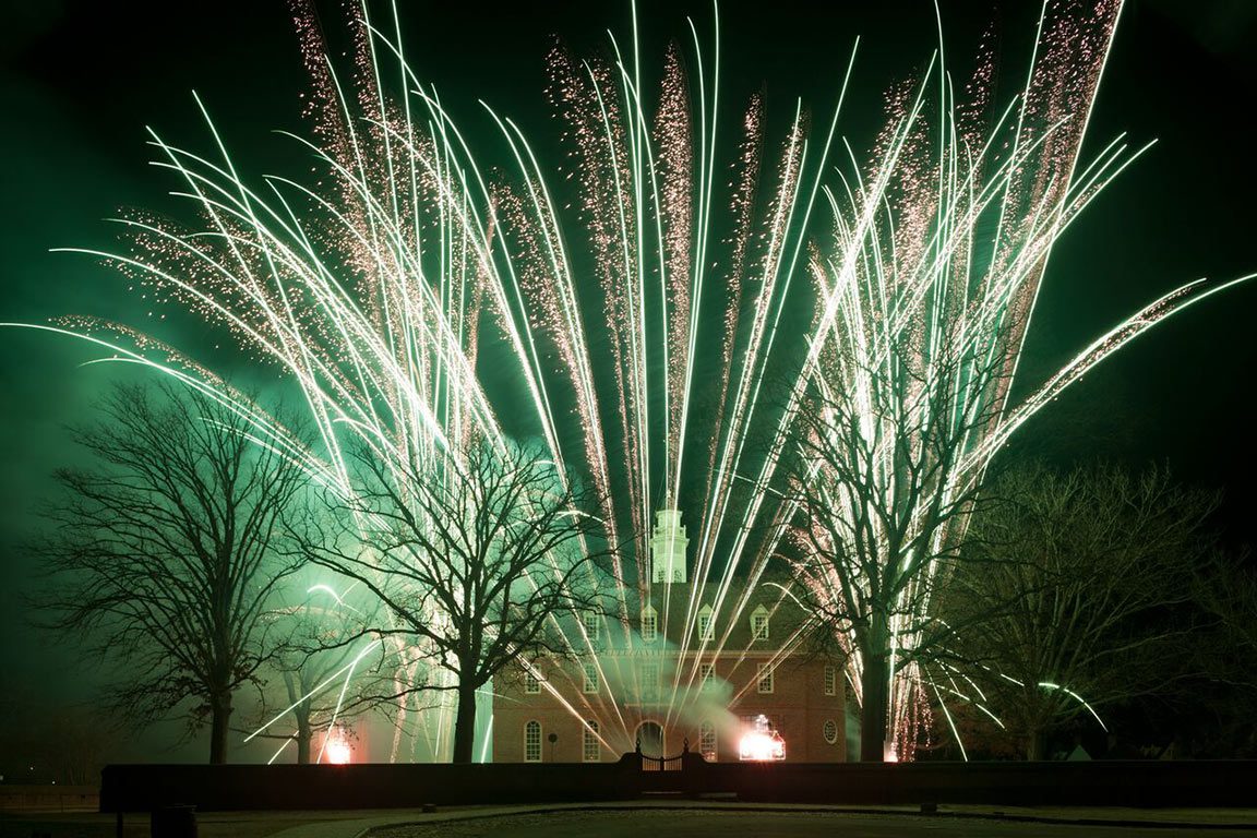 Christmas Williamburg VA is not complete without the Grand Illumination that holds a historiucal charm.