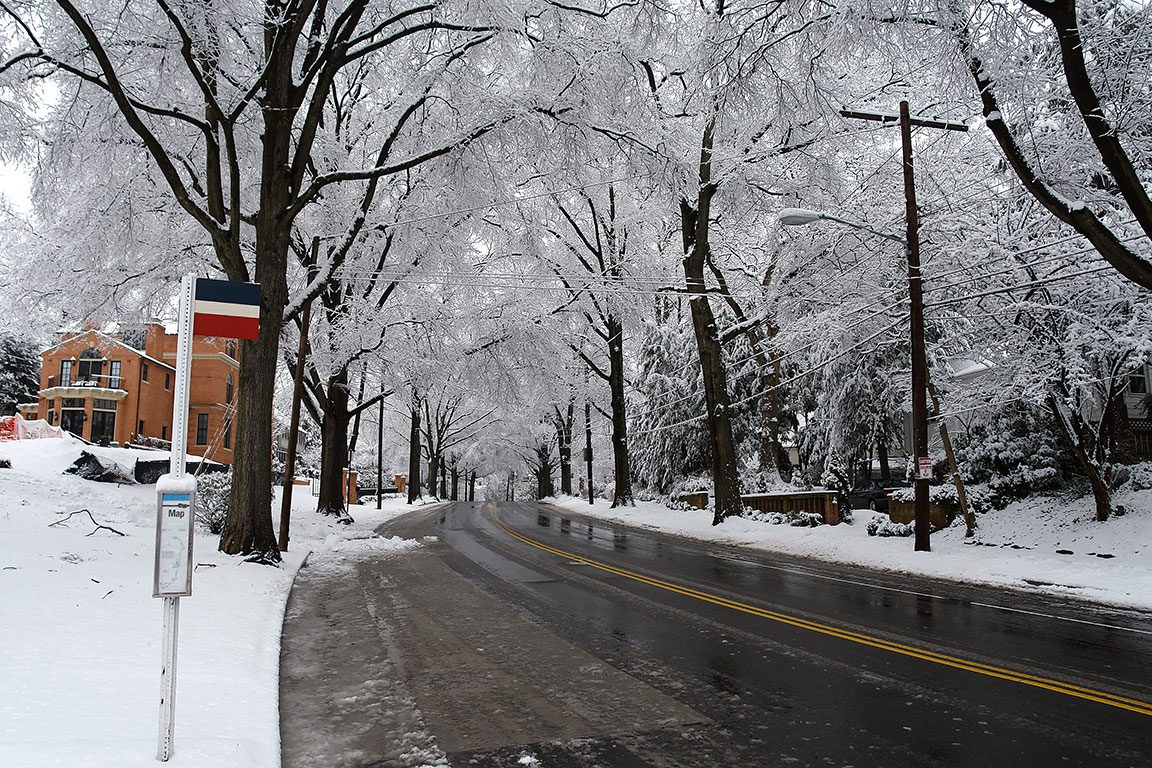 15 Exciting Washington DC Snow Activities to Enjoy in DC! Washington DC Snow on the streets