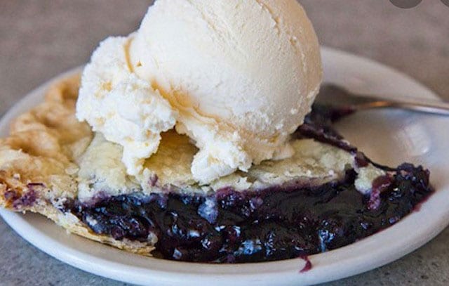 A la Mode pie and ice cream shop in Haymarket VA